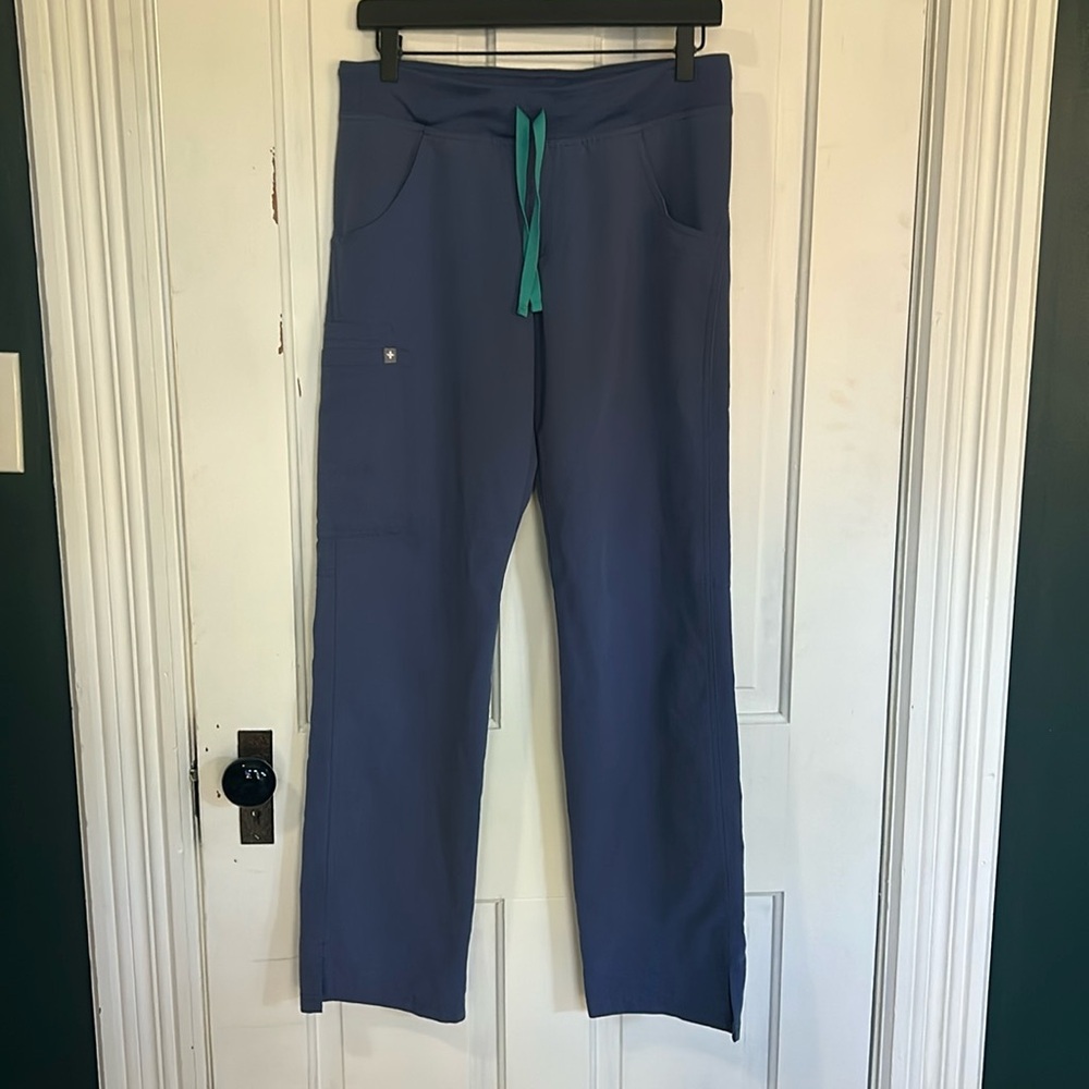 Figs Big Sky Blue Kade small regular